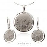 Spring jewelry. Silver set
