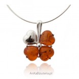 Silver clover pendant with amber