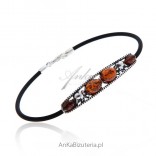 Silver bracelet with amber on rubber Collection: "Elephant"
