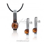 Original jewelry set with amber