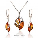 Silver jewelry: A set of amber jewelery