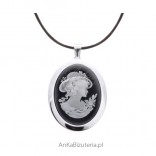 Silver pendant Lady in hat: Cameo