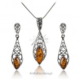 Silver jewelry with amber. Set