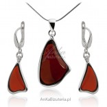 Silver jewelry with amber
