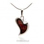 Silver pendant. Heart with amber