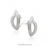 Silver and rhodium plated silver earrings