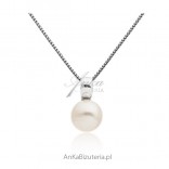 Silver pendant "White pearl"
