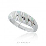 Jewelry with opal - Silver ring with white opal