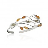 A wonderful silver bracelet with colored amber