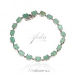 Silver bracelet with emeralds