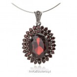 Stylish silver pendant with marcasites and zircons like grenades