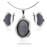 Silver jewelry set with gray utyyt