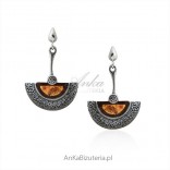Elegant silver earrings with oxidized amber