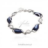 Silver bracelets with navy blue utyyt
