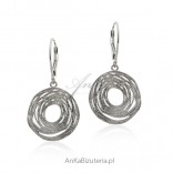 Silver earrings with satin and rhodium plated