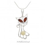 Silver pendant with amber - a kitten