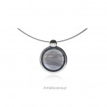 Silver pendant with navy murano glass