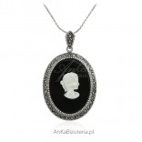 An elegant silver pendant with onyx and Cameo marquesites