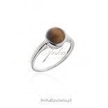Silver ring with a tiger's eye