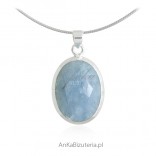 Silver pendant with aquamarine.
