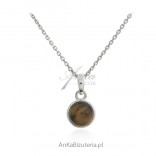 Silver pendant with a tiger's eye