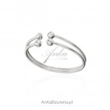 Silver ring with cubic zirconia - subtle silver jewelry