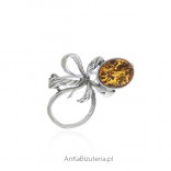 Silver brooch with amber - CHAIN.