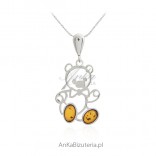 Silver pendant necklace with amber