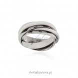 Silver wedding ring with 3 wedding rings in 1