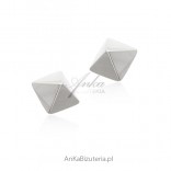 Silver triangles three-dimensional earrings