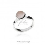 Silver ring with pink stone QUARTZ CRYSTAL