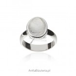 Blue Moon - Silver ring with moonstone