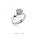 Silver ring with a beautiful moonstone