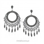 Silver earrings with marcas round
