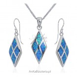 Silver jewelry with opal. Set with blue opal