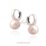 Silver earrings with pink pearl on English clasp