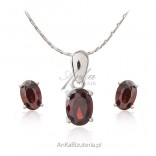 Silver jewelry. Set with zircon as red wine