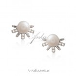 Silver earrings with pearls and zircons