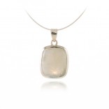 Silver pendant with moonstone