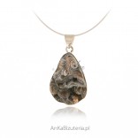 Silver jewelry pendant with agate druse