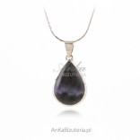 Silver pendant with a TIFFANY stone