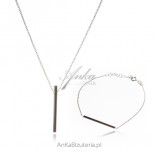 Silver set with a subtle and elegant rod