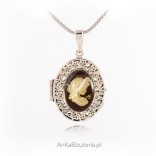 Silver box with amber KAMEA - Original women's jewelry