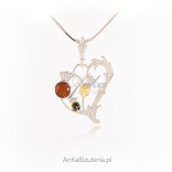 Silver jewelry with amber HEART in Irish thistle