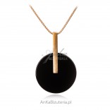 Gold-plated silver pendant with black onyx