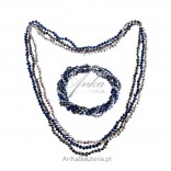 Necklace of natural cultured pearls in navy blue and gray