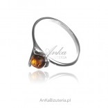 Silver ring with MACIEJKA amber