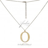Fashionable silver jewelry Gold-plated necklace with the letter O