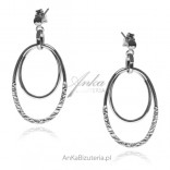 Silver oval corrugated circles earrings