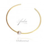 Gold-plated silver stiff bracelet with a white pearl